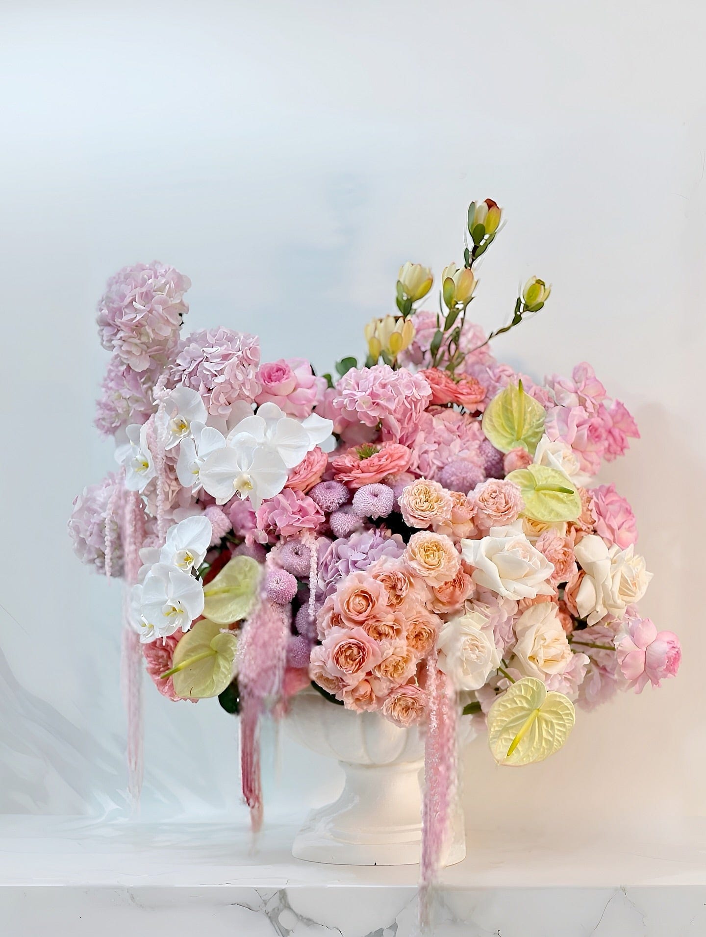 Stunning Arrangements: Lovingly crafted to suit any occasion, from celebrations to expressions of affection. Freshness Guaranteed: We select only the finest blooms to ensure maximum freshness and longevity.