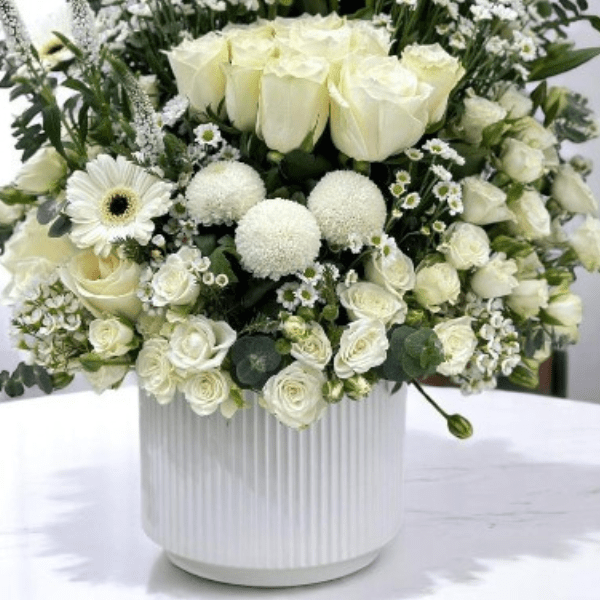 JENEEN FLOWERS FLOWERS VASE Metula  white  ceramic  vase