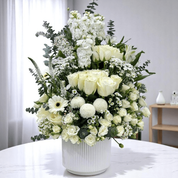 JENEEN FLOWERS FLOWERS VASE Metula  white  ceramic  vase