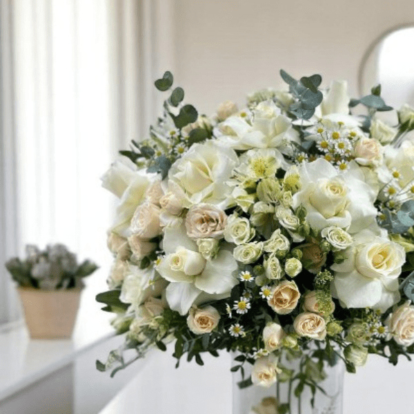 JENEEN FLOWERS flowers WHITE AND PEACH  ARTRANGEMENTS